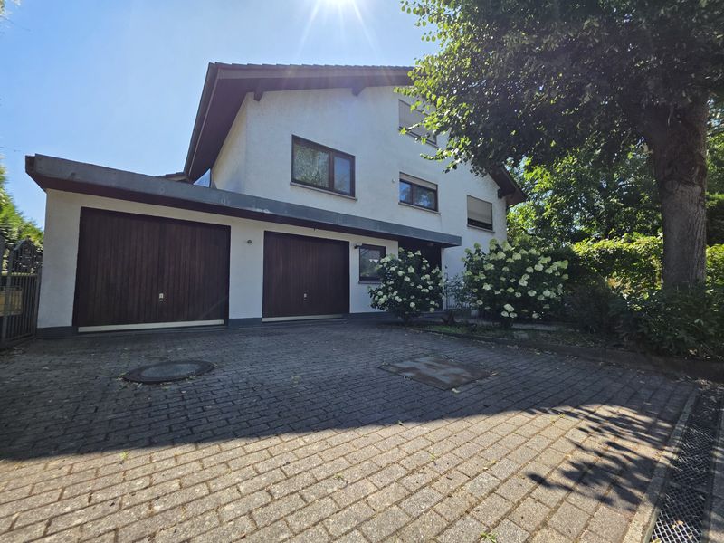 +++ großes & charmantes 1-Familienhaus + Zwei Garagen + ruhige Lage von Iffezheim +++